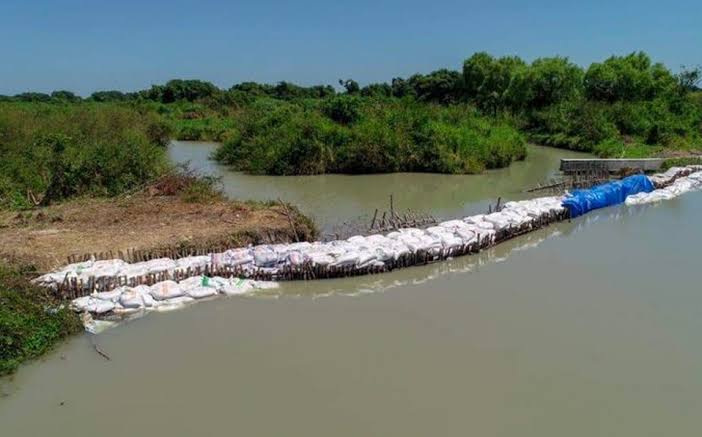Reparación de esclusa en Estero del Camalote quedará lista este fin de semana; ya no se filtrará agua salada