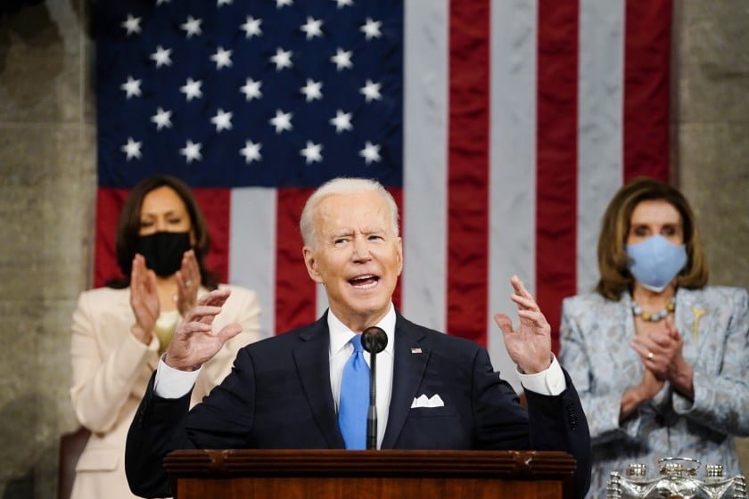 Biden pide apoyo a republicanos para restringir el acceso a las armas