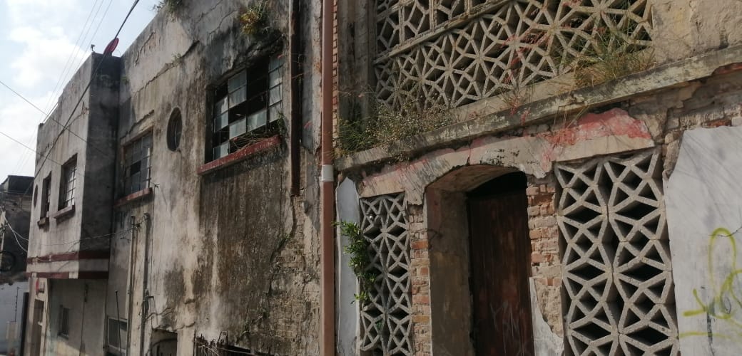 Presentan daños en marquesinas al menos 300 inmuebles de la zona centro de  Tampico
