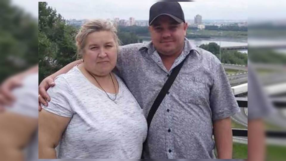 Mujer de 101 kilos es acusada del homicidio de su esposo; se sentó sobre él