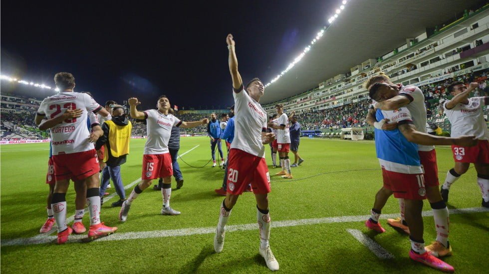 Toluca elimina al campeón León en penales y pasa a Cuartos del Guardianes 2021