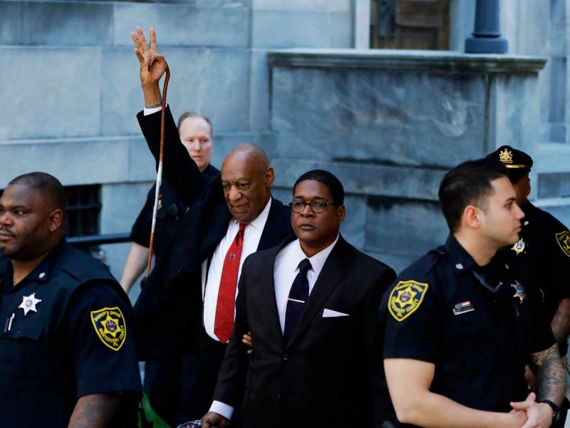 Corte anula condena de Bill Cosby por agresión sexual