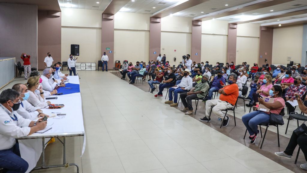 Atiende Sanmiguel a vecinos de Francisco Villa y Blanca Navidad en Nuevo Laredo