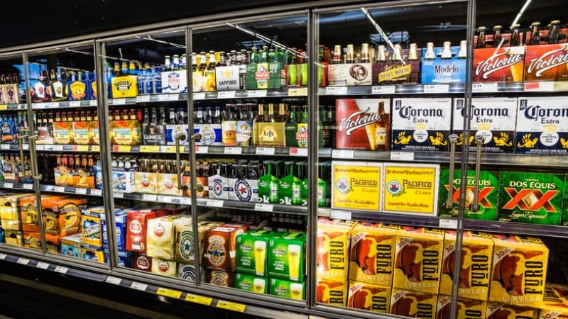 Se abastecen de «cheve» por Ley seca de elecciones