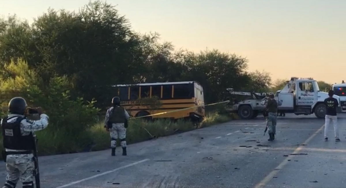 Dos hombres mueren prensados por camión de transporte público en Reynosa