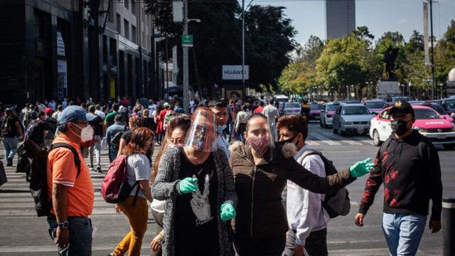 México deja de ser el peor país para vivir durante la pandemia, según ranking Bloomberg