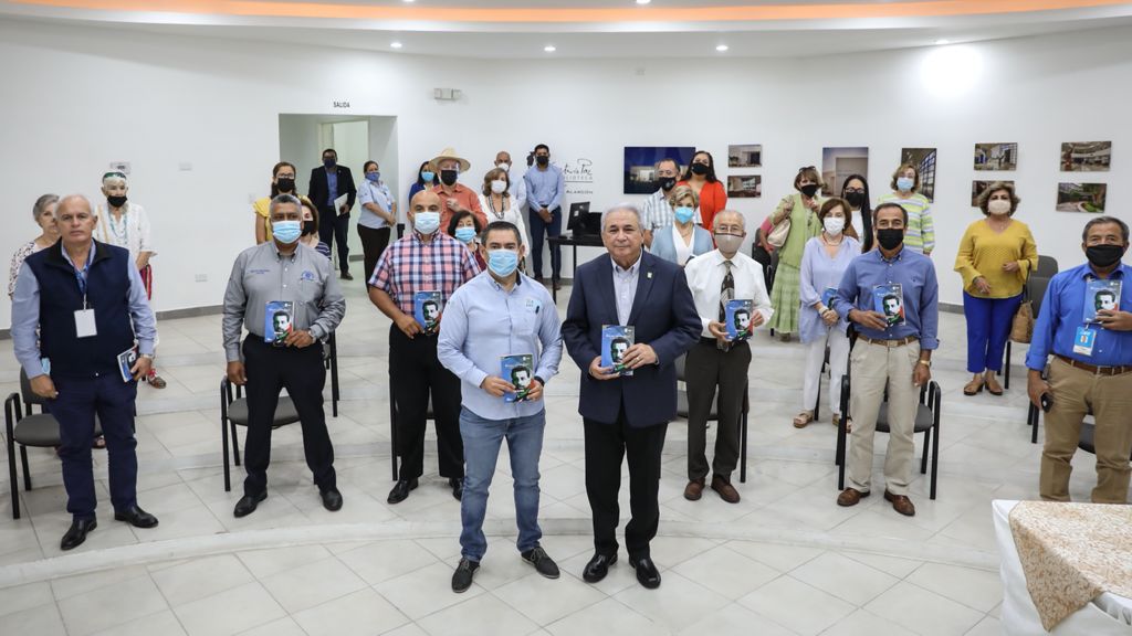 Asiste Sanmiguel a presentación de libro de la obra de López Velarde