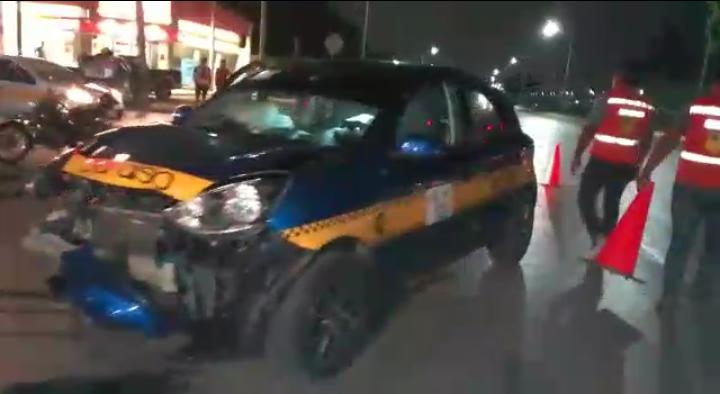 Mecánico agarra coche de taller donde trabaja, se emborracha y choca