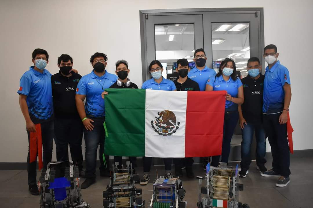 Participan alumnos de Nuevo Laredo en competencia internacional de robótica