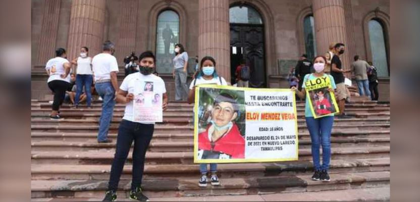 Familiares de desaparecidos protestan en Explanada de los Héroes en Monterrey
