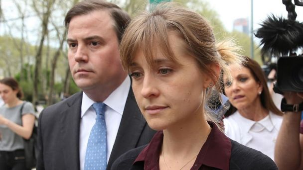 Allison Mack recibe condena de 3 años de prisión por caso NXIVM