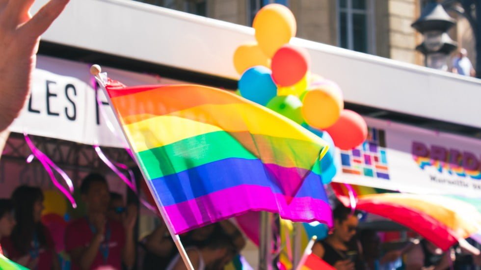 España permitirá cambio de sexo en registro civil a partir de los 14 años