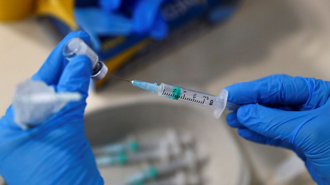 Cofepris aprueba vacuna de Pfizer para menores de 12 a 17 años
