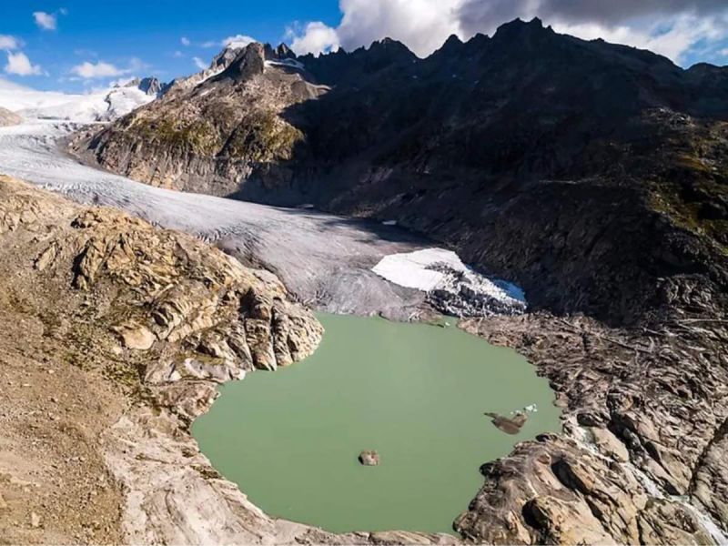 Deshielo por cambio climático genera más de mil lagos en los Alpes suizos