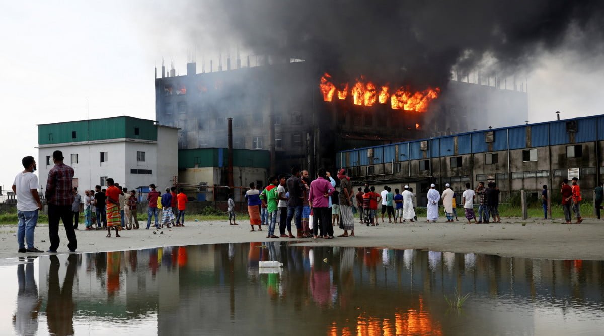 52 muertos y 25 heridos tras incendio de fábrica en Bangladesh 