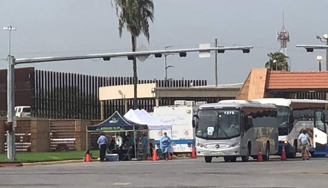 Maquiladores de Reynosa se vacunan contra covid en Texas 