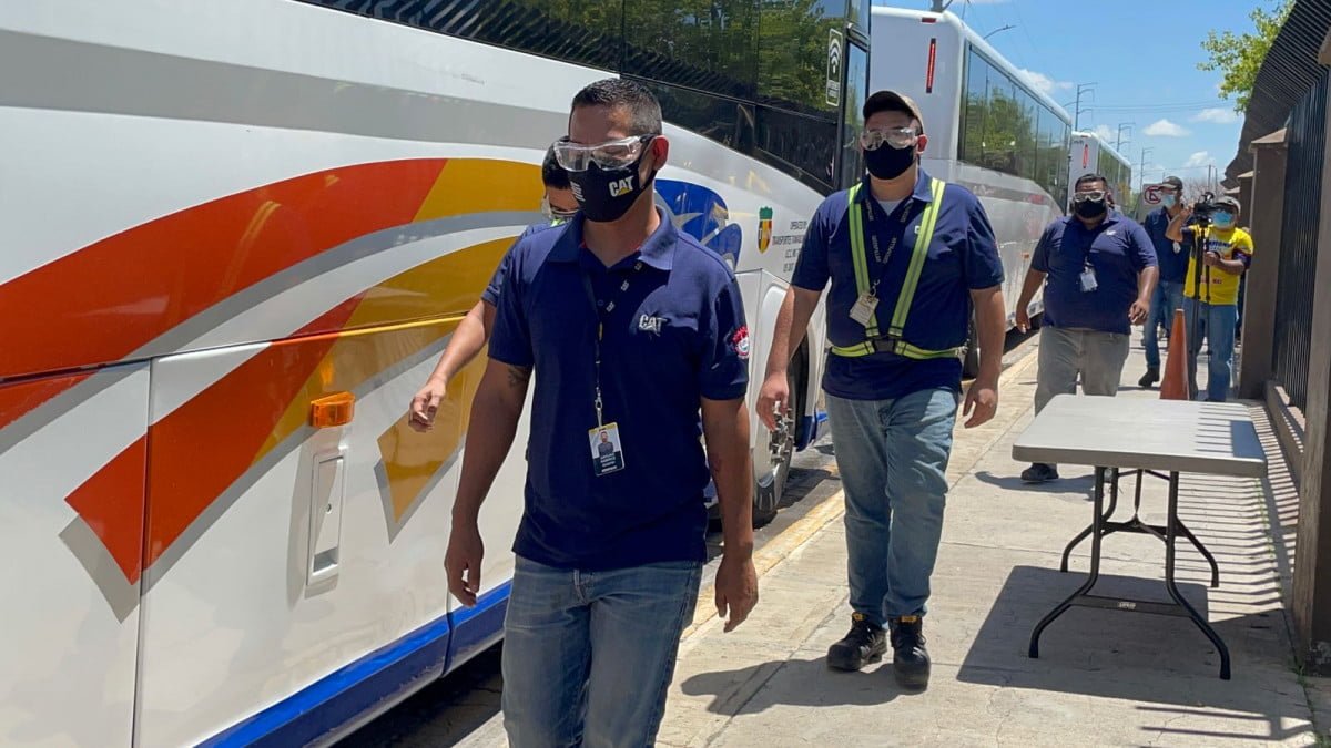Vacunan a trabajadores de maquiladoras de Nuevo Laredo en Laredo