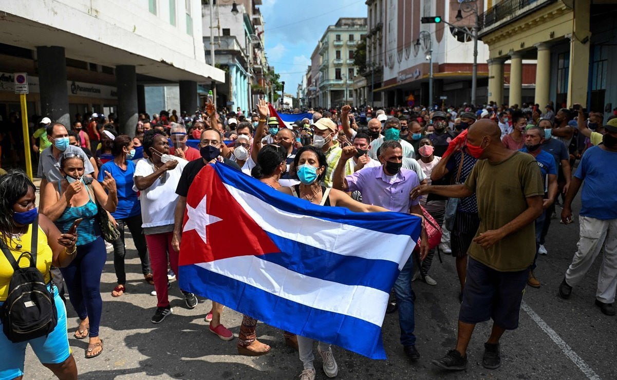 AMLO pide respetar soberanía de Cuba; ofrece apoyo de México con comida, medicamentos y vacunas