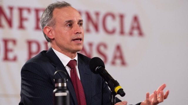 Padres de niños con cáncer presentarán denuncia ante FGR contra López-Gatell