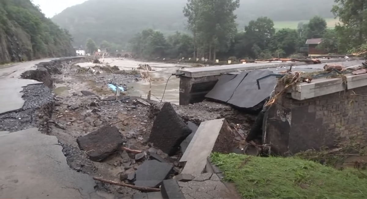 Tormentas en Alemania dejan más de 100 muertos y mil 300 desaparecidos