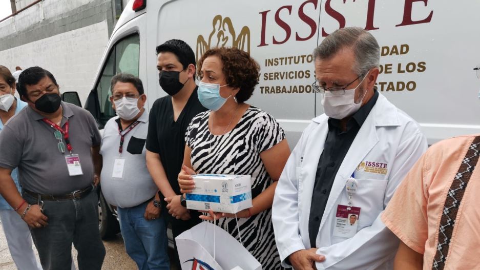 Diputada local gasta 3 mil pesos en cubrebocas; los donó a personal del ISSSTE en Tampico 
