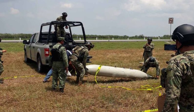Cae del cielo tanque de combustible con forma de misil en Tamaulipas