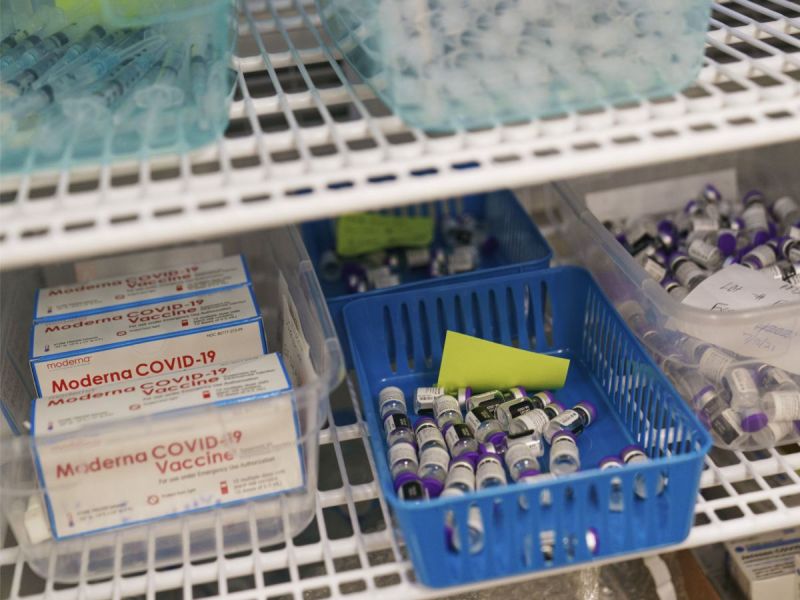 ¿Por qué Pfizer y Moderna aumentaron el precio de sus vacunas covid?