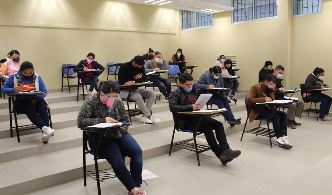 Egresados de la UAT presentan el examen EGEL-CENEVAL período 2021-3