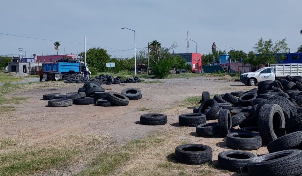 Piden autoridades de Nuevo Laredo ya no tirar llantas en predio de la Col. Mirador