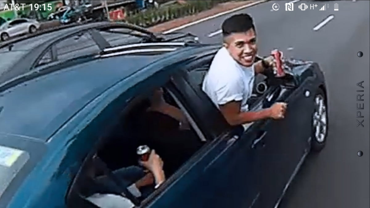 Copiloto ebrio intenta derribar a ciclista sobre Periférico Sur
