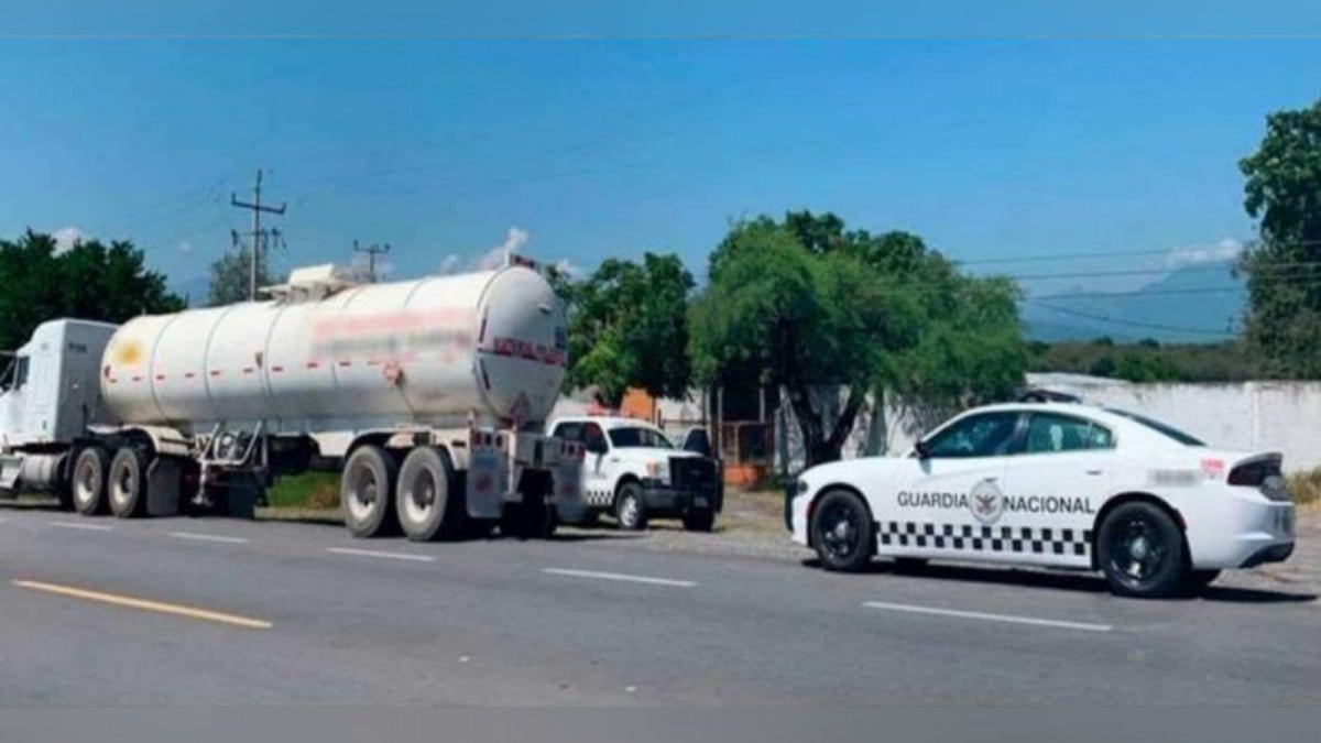 Interceptan dos pipas con 70 mil litros de huachicol