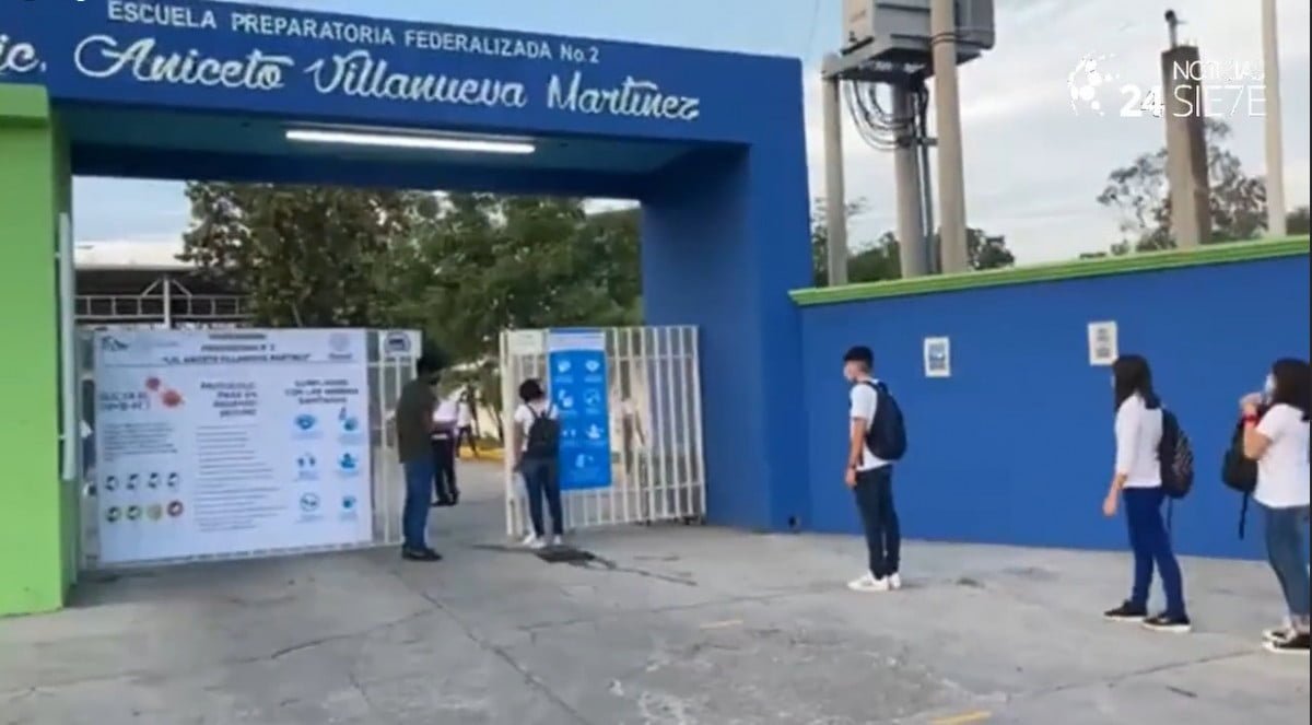 Preparatoria en Victoria inicia curso de inducción presencial pero las clases son virtuales