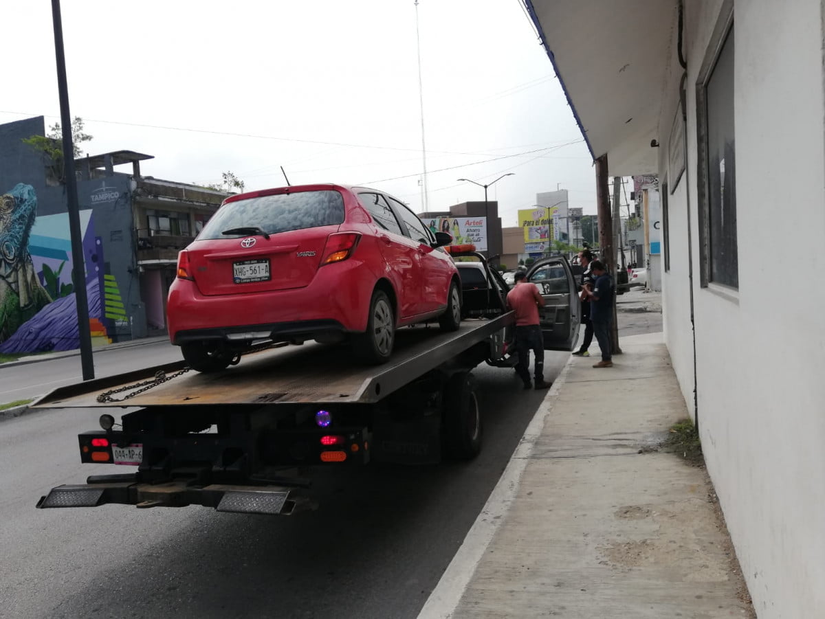 Con operativo sorpresa, confiscan autos de Uber y Didi en la zona sur