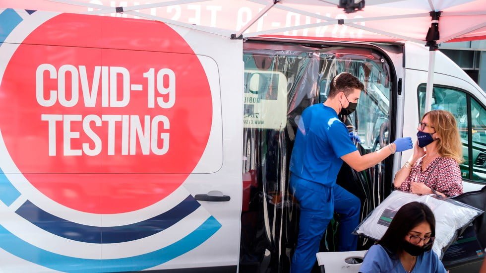 EE.UU. no volverá al confinamiento, pese al aumento de casos de COVID-19