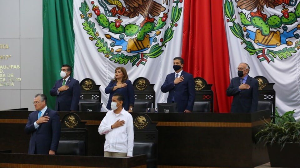 Reconoce Congreso del Estado con máxima presea a destacado pintor, escultor y muralista tamaulipeco
