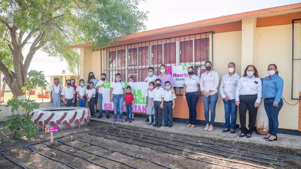Continúa Mariana Gómez visitando escuelas rurales