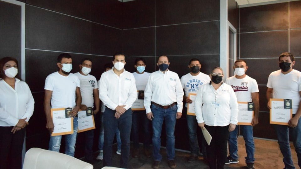 Jornaleros tamaulipecos retornan a la cosecha de tomate en Estados Unidos, destacan por su mano de obra calificada