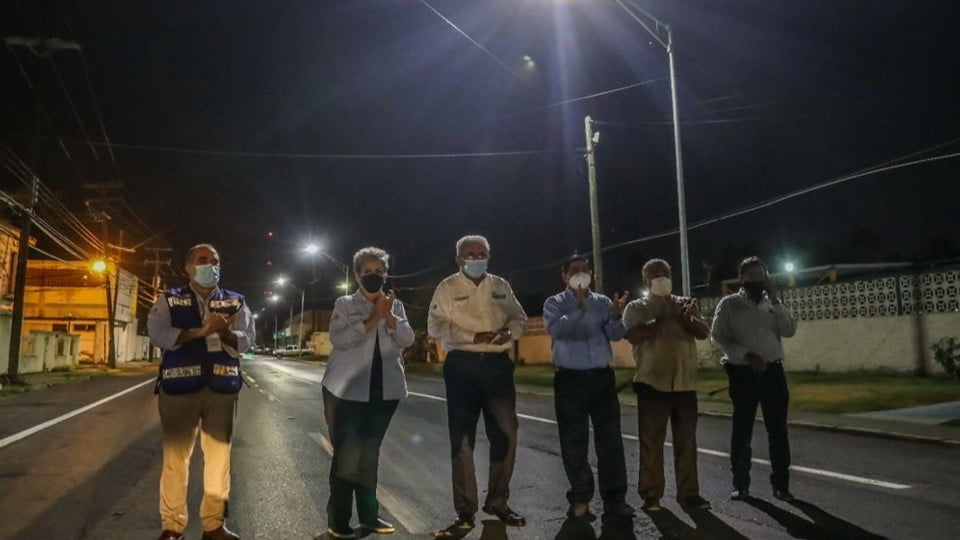Inaugura Sanmiguel sistema  de alumbrado en sector Centro
