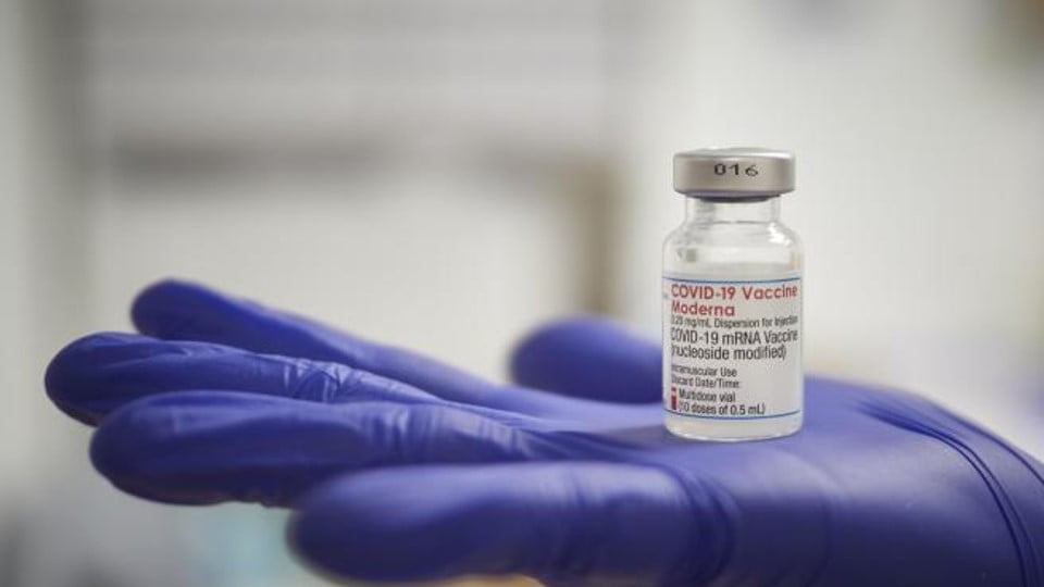 Moderna prepara vacuna única de refuerzo contra Covid y gripe