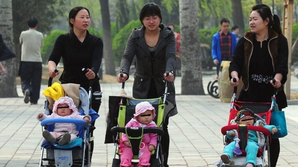 China reducirá abortos para aumentar población joven del país