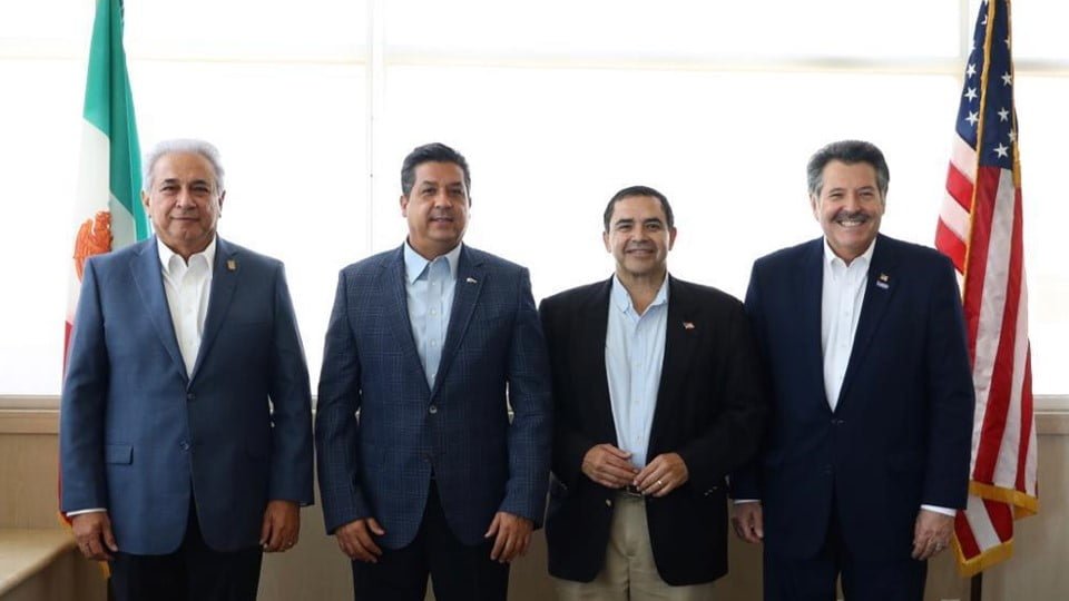 Van los Dos Laredos por   ampliación del Puente 3