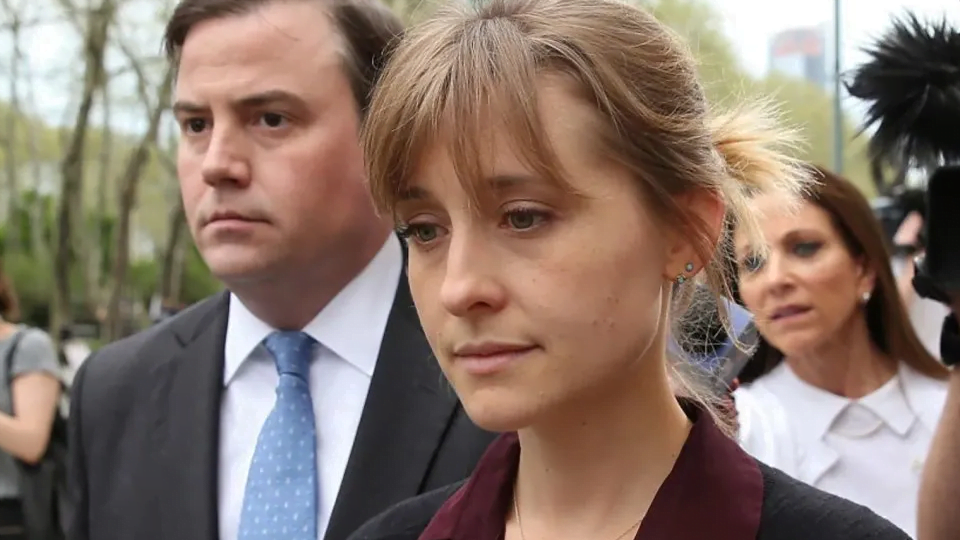Allison Mack ingresa a la cárcel por caso NXIVM