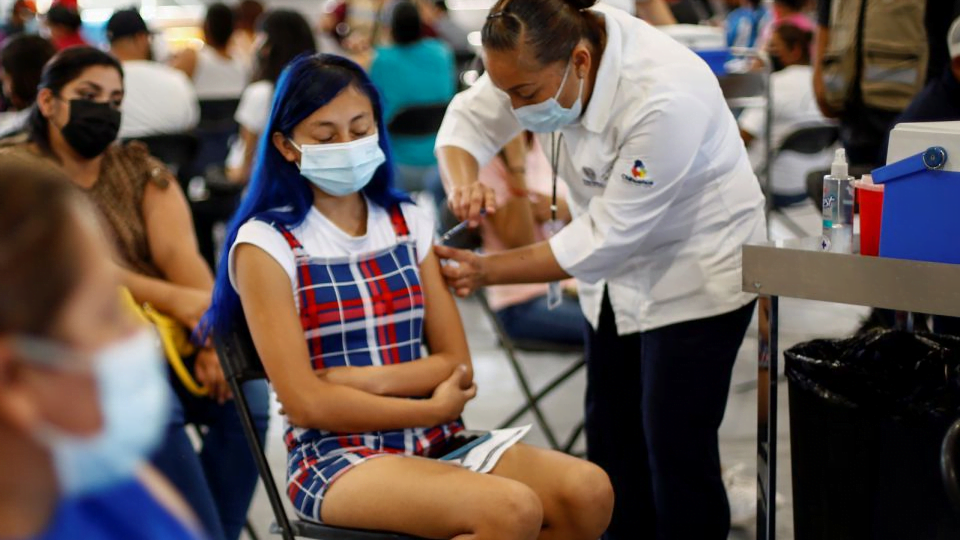 Donan 10 mil vacunas para menores entre 12 y 17 años de Matamoros