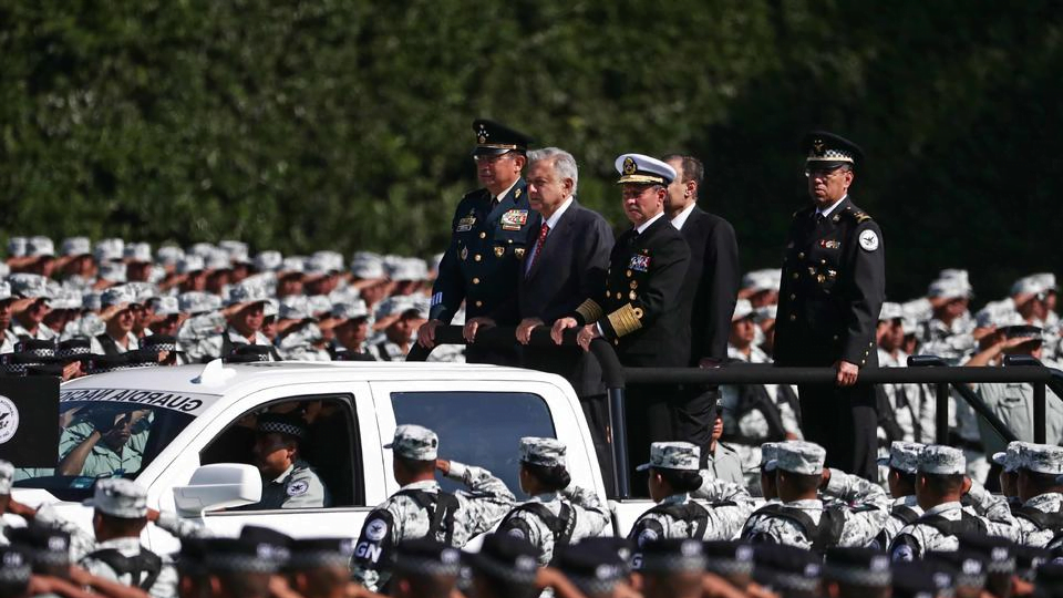 AMLO ordena que Guardia Nacional tenga escuadrón para recuperar piezas históricas
