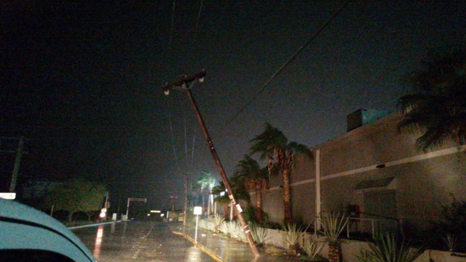 Huracán Olaf dejó sin luz a 191 mil usuarios en Baja California Sur
