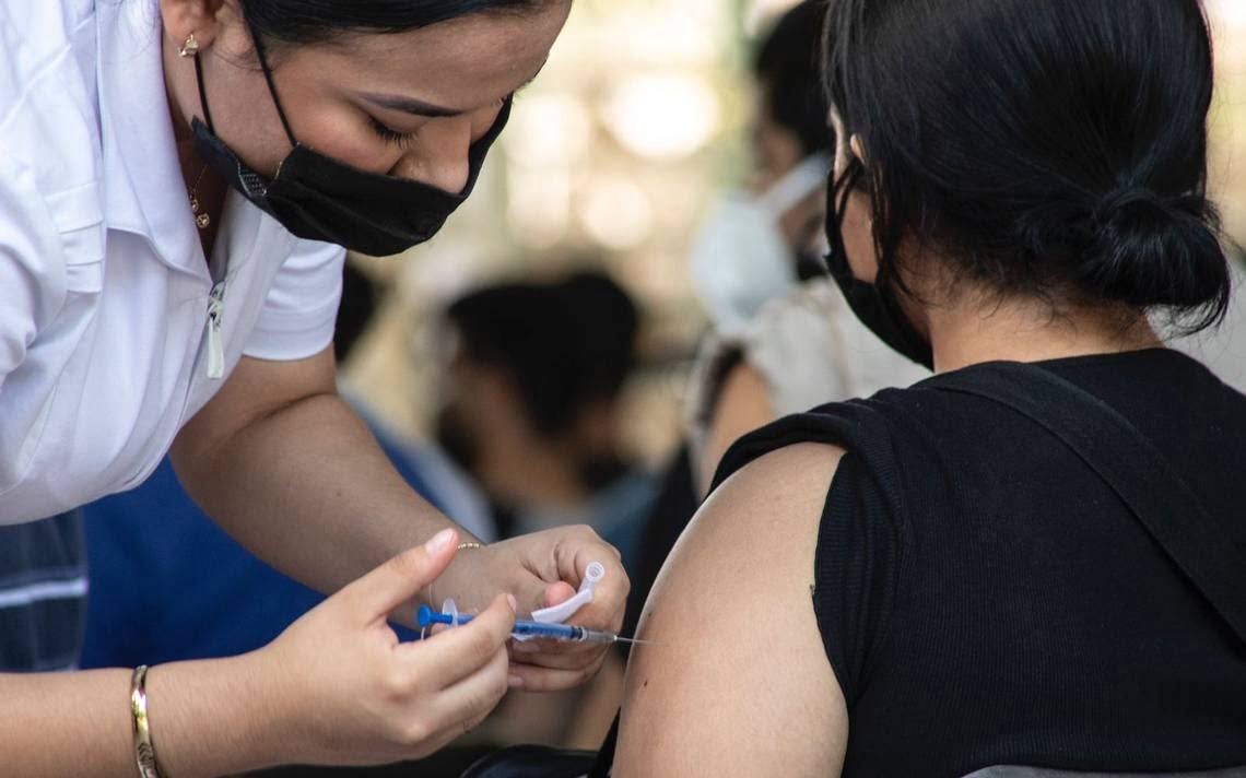 Llaman a «millennials» para aplicación de segunda dosis