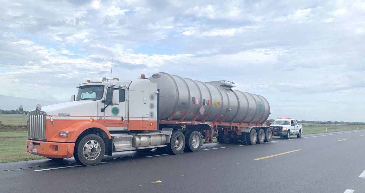 Aseguran 30 mil litros de diésel ilegal en la carretera Victoria-Monterrey