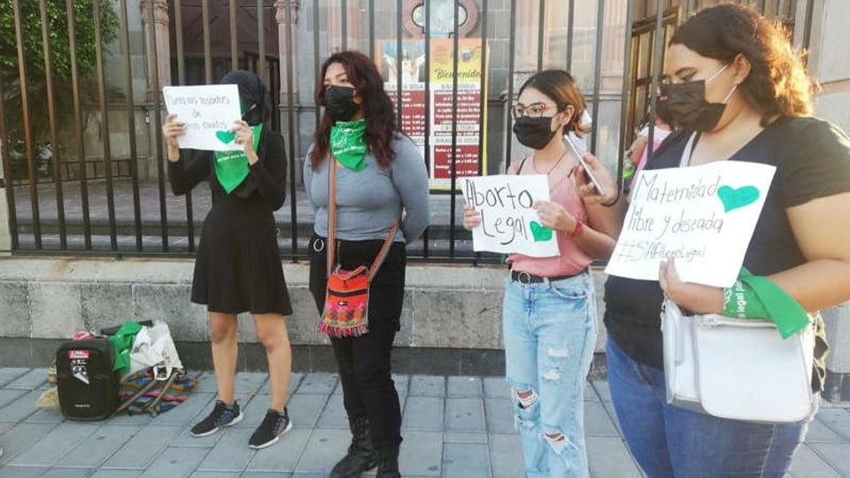Protestan feministas en Cd. Madero, piden a la iglesia no intervenir en tema del aborto