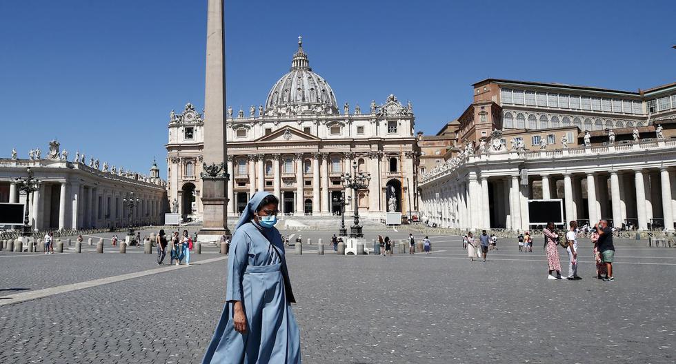 Vaticano suspenderá sueldo a empleados que no presenten pase sanitario