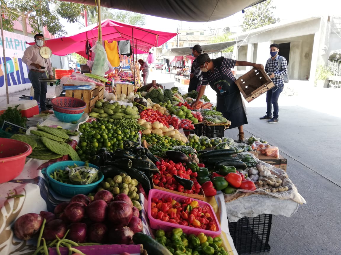 Aumenta la presencia de  vendedores informales en mercados rodantes de Tampico